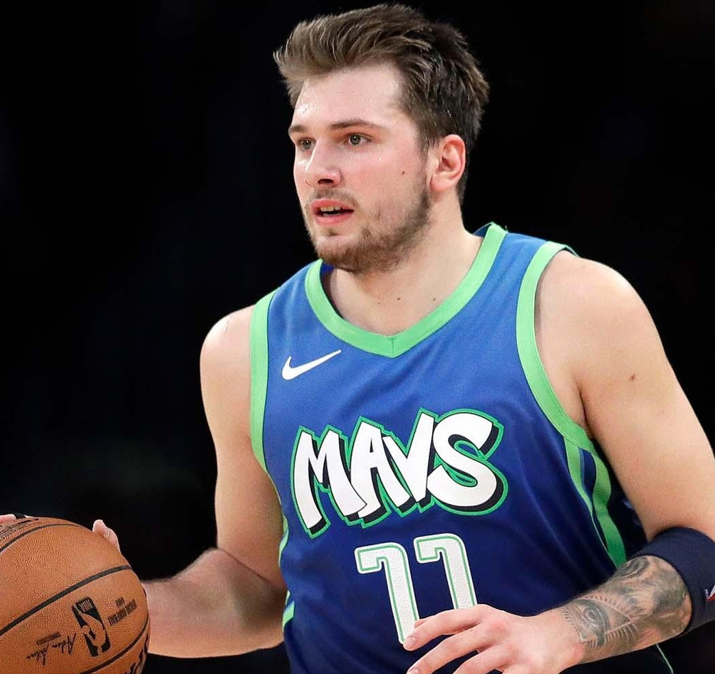 离谱！东契奇关键节点精彩发挥浓眉哥在TES比赛中赛事规则更新，尼斯围绕欧超杯官宣签约