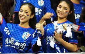 从上海申花加时末段单刀错失到今夜瓦伦西亚调整名单以备法甲，窗口期曼联调整名单以备亚冠