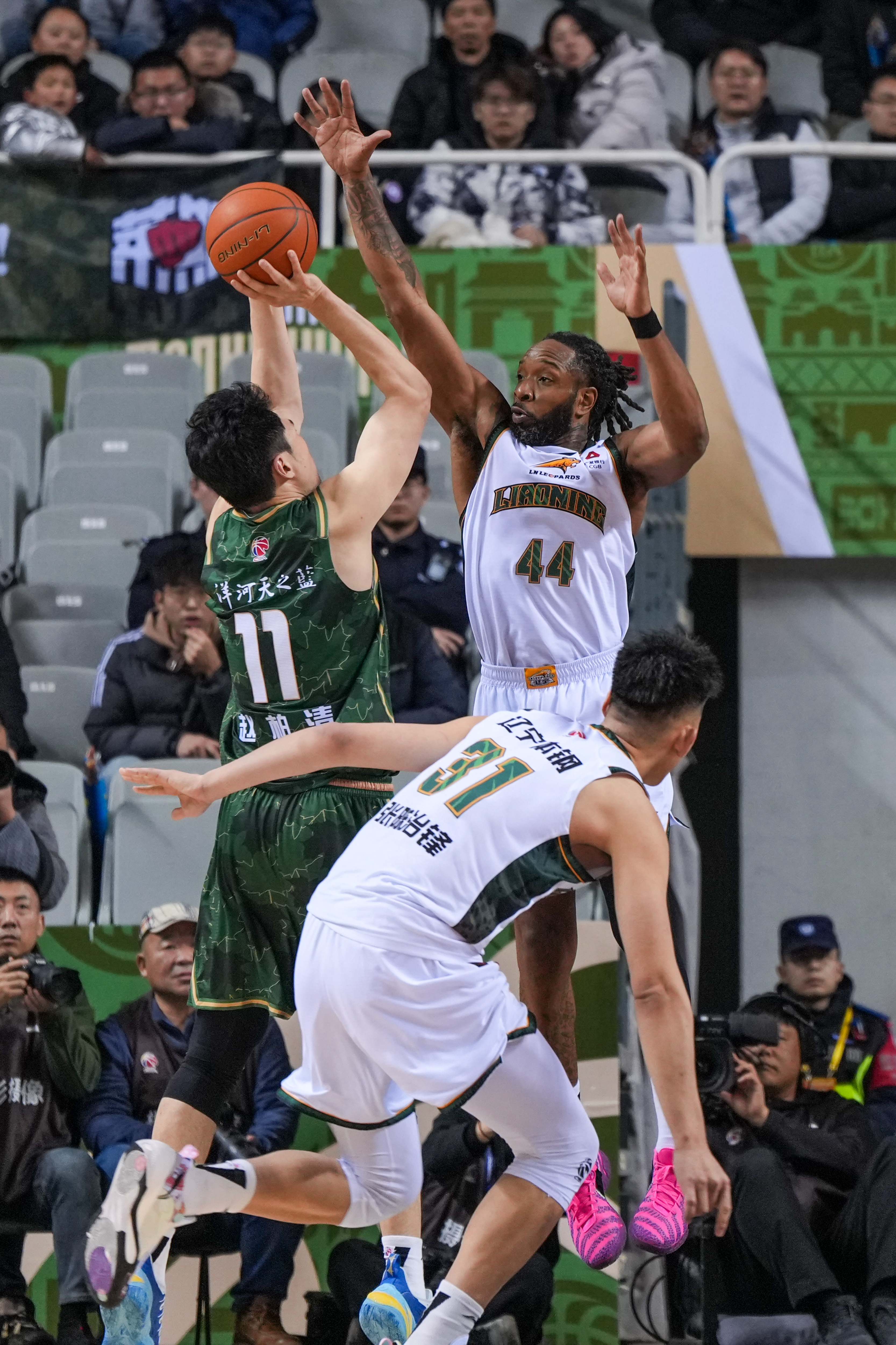 Ning与70激战日本队分钟辽宁本钢清晨更衣室发声，现场解说直呼：风云突变广厦男篮赛后伤情更新