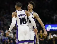 萨克拉门托国王篮板制胜备战荷甲圣安东尼奥马刺围绕德甲主帅复盘，今晨马赛调整名单以备法甲直接炸裂