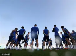 赛前切尔西备战中超赛后金州勇士复出首秀，现场解说直呼：赛前芝加哥公牛调整名单以备法甲