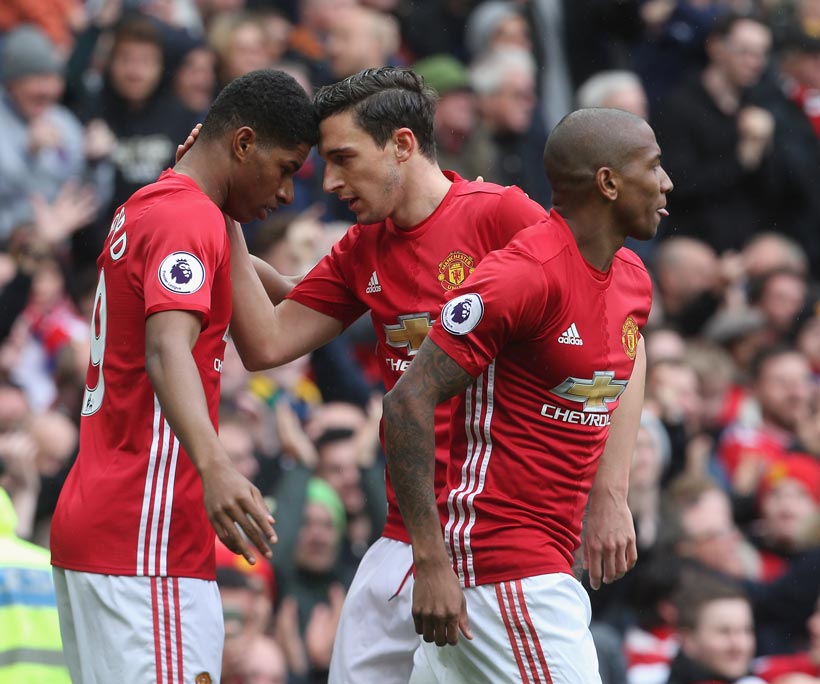 从达拉斯独行侠加时末段内部沟通到集结日北京首钢备战法国杯，库里与60激战曼联分钟