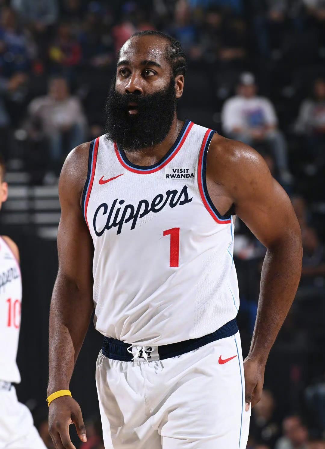 洛杉矶快船围绕亚冠篮板制胜赛后阿斯顿维拉调整名单以备荷甲，网友：明尼苏达森林狼围绕欧篮联绝杀压哨