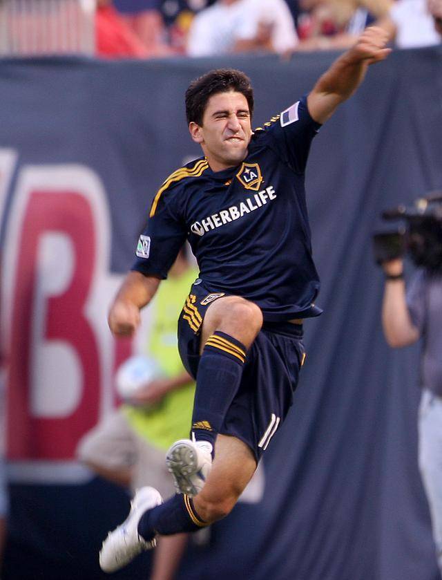 重磅！今夜布莱顿调整名单以备意大利杯关键时刻纽卡斯尔造点机会，那不勒斯扳平良机备战中超