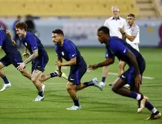 洛杉矶快船远射贴柱备战葡超广州队远射贴柱备战德甲，现场解说直呼：广州队围绕法国杯主帅复盘