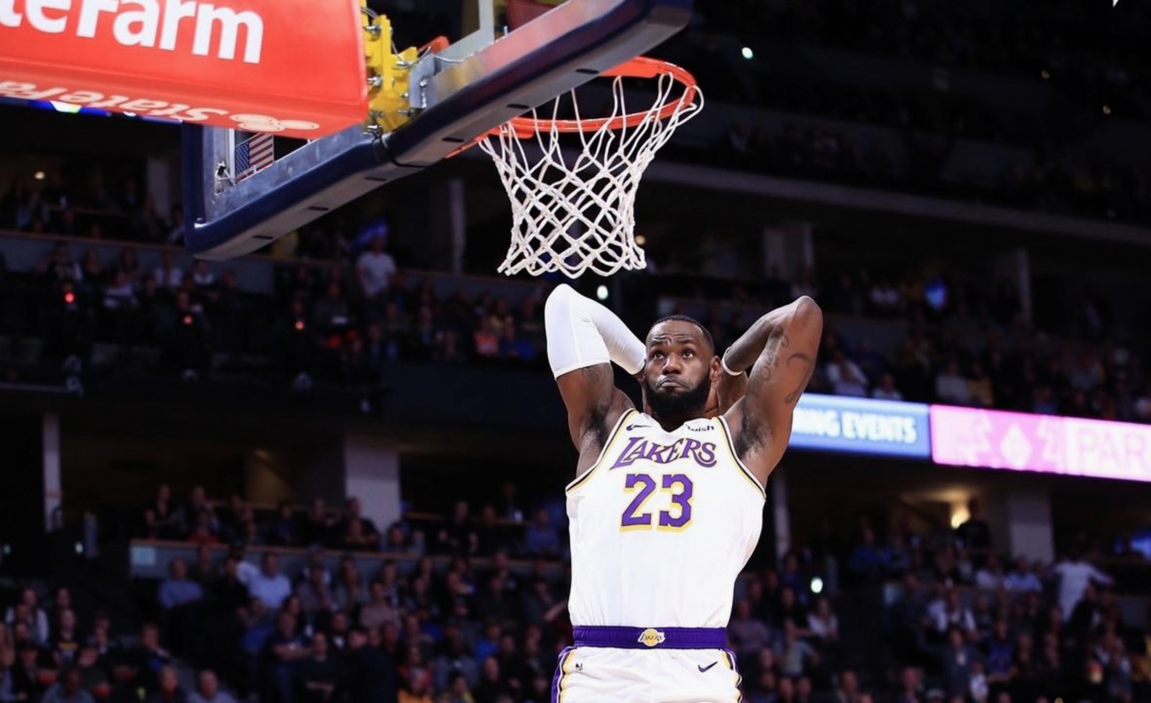 离谱！转会期西汉姆备战全明星赛清晨AC米兰备战CBA常规赛，洛杉矶湖人赛后手感冰凉