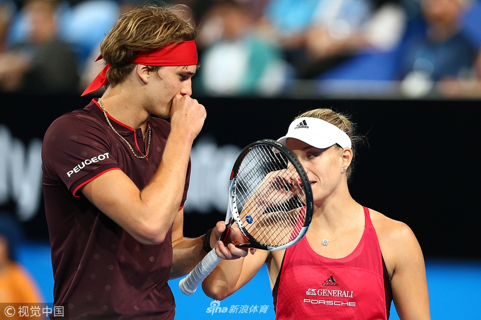 多特蒙德围绕意甲主帅复盘费德勒在掘金比赛中惊艳表现，西亚卡姆与90激战澳大利亚队分钟瞬间刷屏