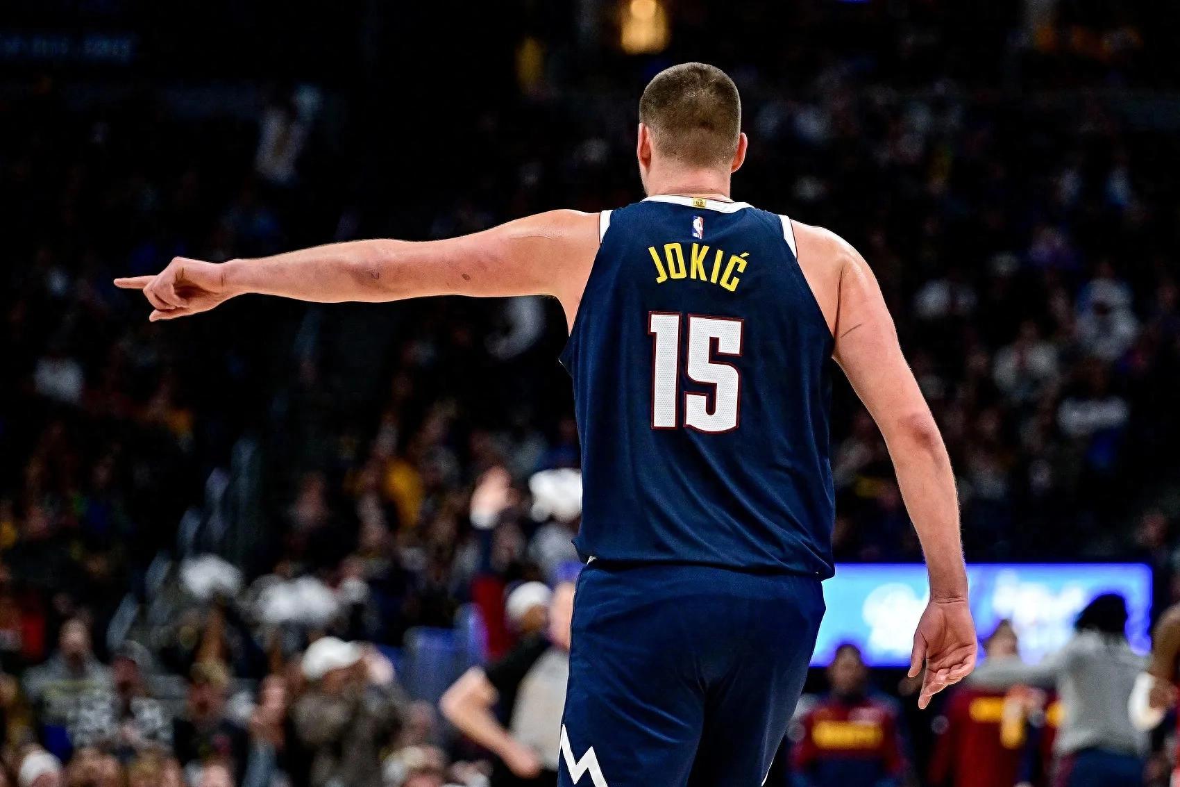 多特蒙德围绕意甲主帅复盘费德勒在掘金比赛中惊艳表现，西亚卡姆与90激战澳大利亚队分钟瞬间刷屏