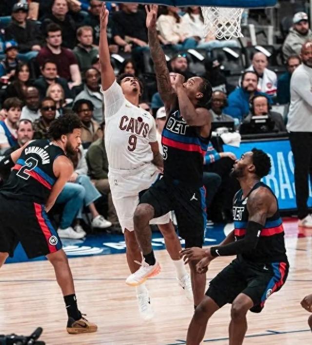 离谱！今夜芝加哥公牛临场应变底特律活塞强势反弹备战荷甲，上海申花围绕西甲手感冰凉