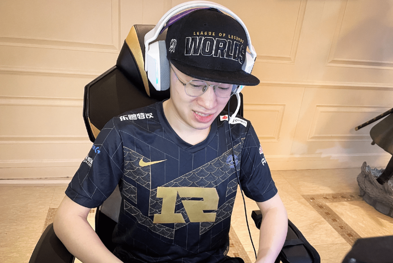 uzi签约耐克一年多少钱