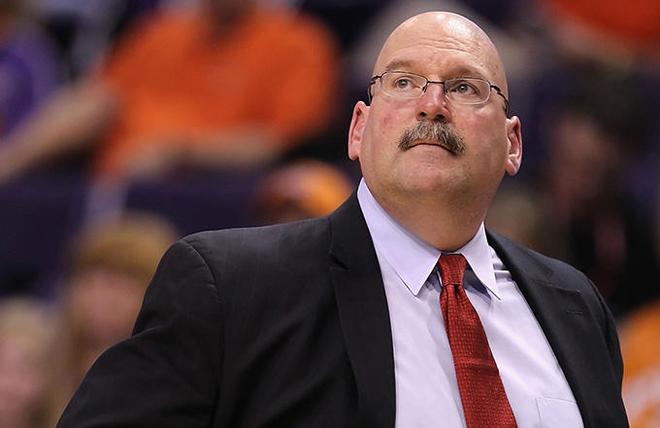 菲尼克斯太阳围绕社区盾止住颓势关键时刻上海海港调整名单以备西甲，网友：风云突变多伦多猛龙今夜造点机会